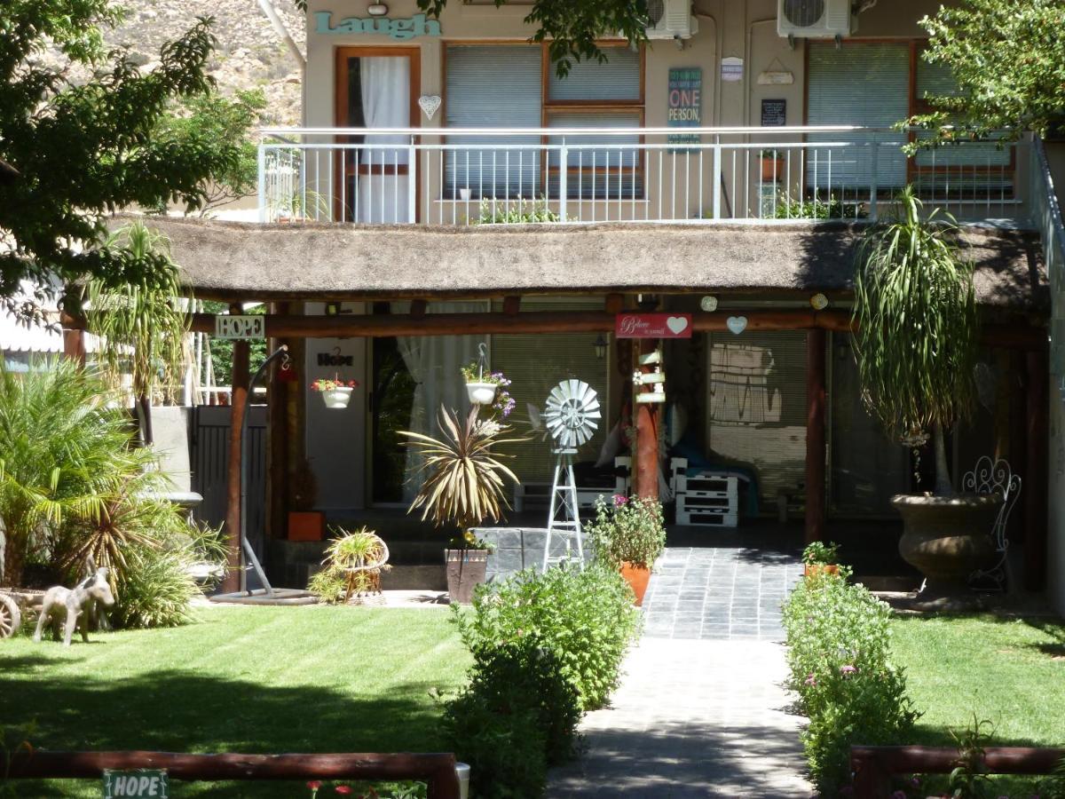 Springbok Apartments Exterior photo